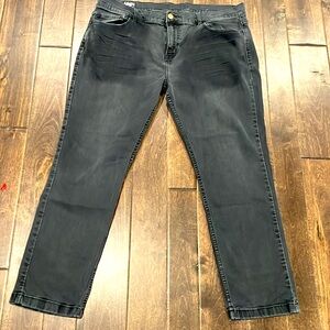 Mugsy Stretch Jeans/Model is the Mags